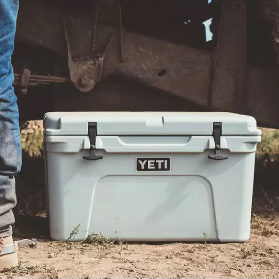 YETI Tundra 45 Hard Cooler in Navy - Image 6